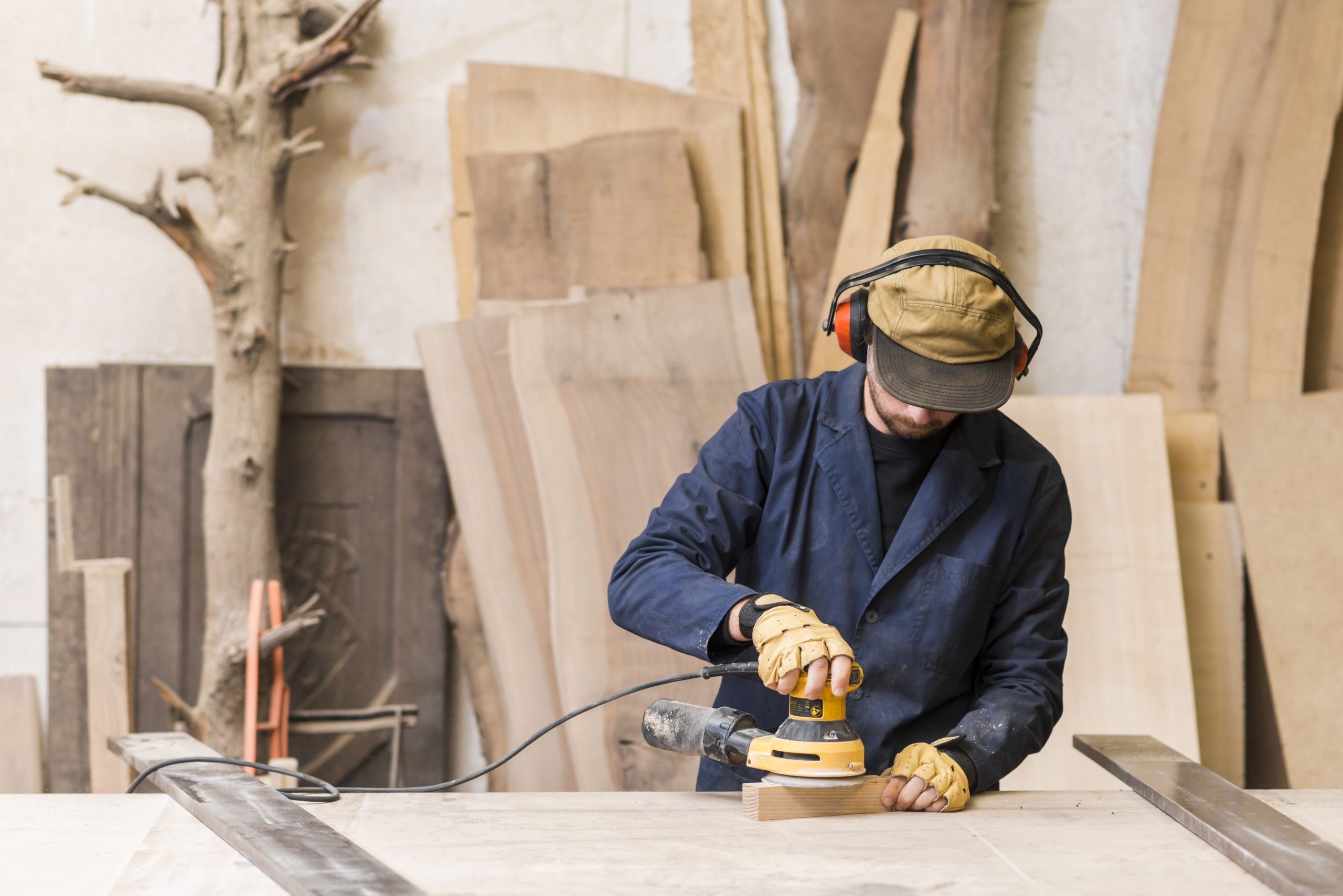 Réalisation de porte en bois sur mesure à Vanves Réalisation de porte en bois sur mesure à Vanves